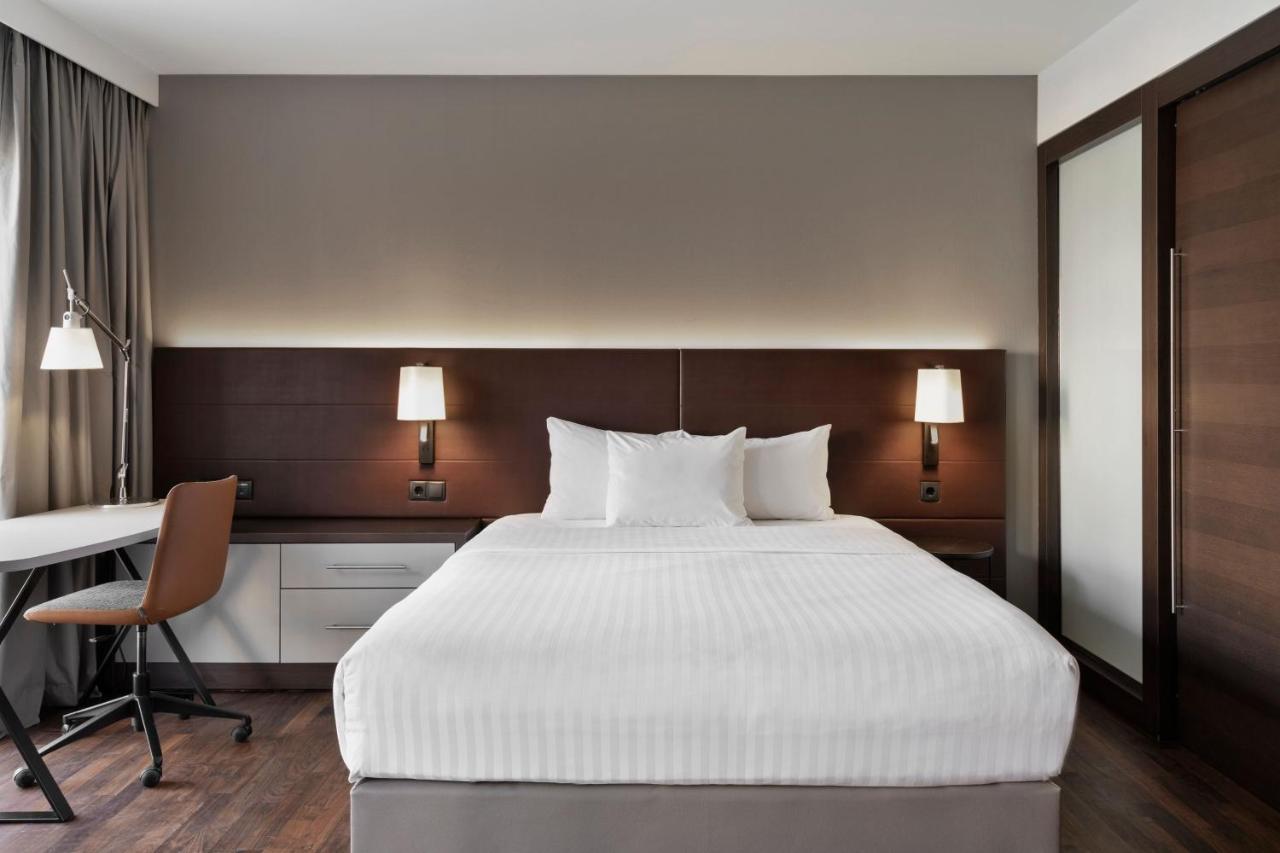 Residence Inn By Marriott Munich City East Exteriör bild